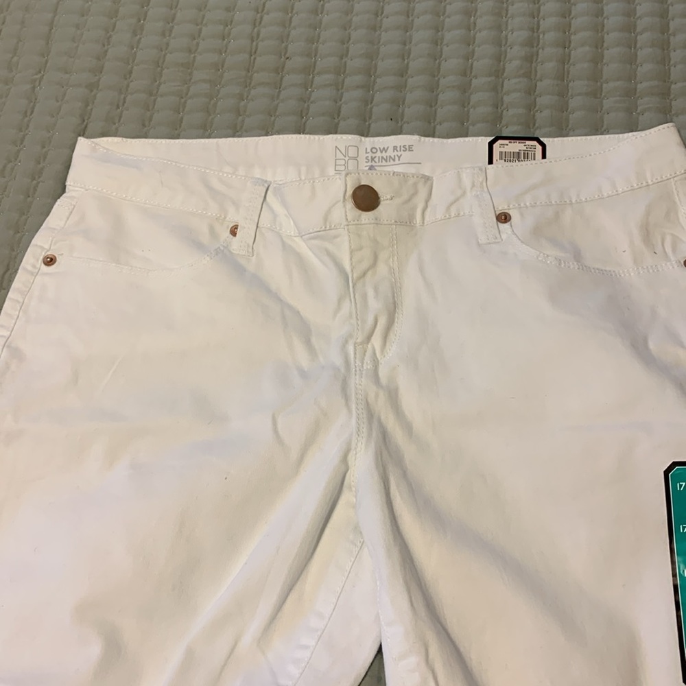 Artic White Low rise Skinny Jeans Juniors size 17 NEW zip fly All seasons Cute - Picture 3 of 8